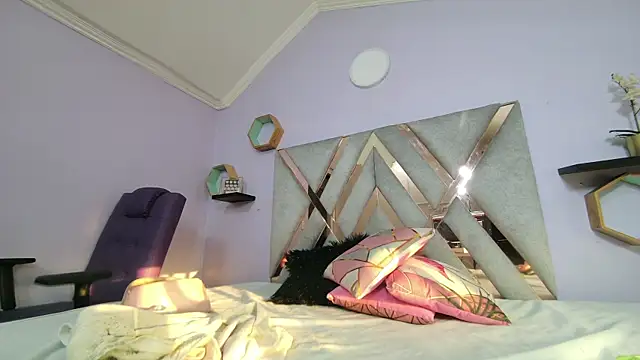Hannagarces online show from 01/10/25, 11:43