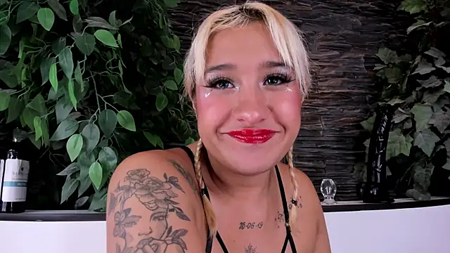 miss danika online show from 03/01/25, 02:13