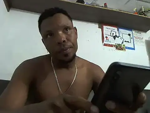 Snapshot of hugo3918_ chatting on 01/21/25, 03:10 hugo3918 online show from 01/21/25, 03:10
