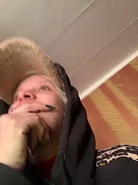 LikaCat online show from 10/16/25, 03:18