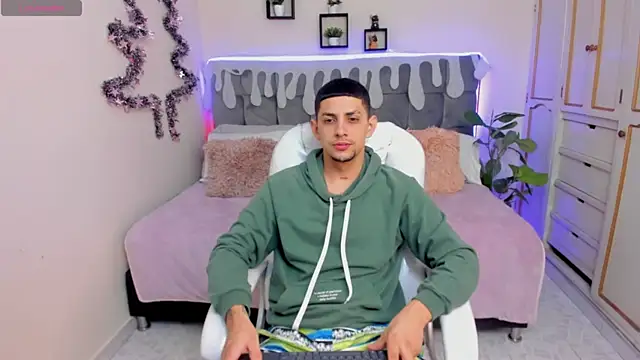 Alex cute77 online show from 12/07/24, 12:02