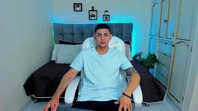 Alex cute77 online show from 01/24/25, 12:20