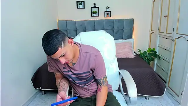 Alex cute77 online show from 01/25/25, 12:16