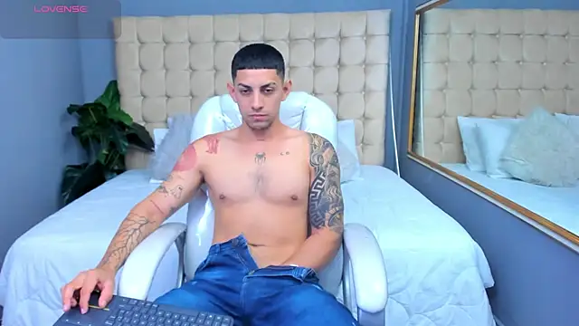 Alex cute77 online show from 09/11/25, 12:16