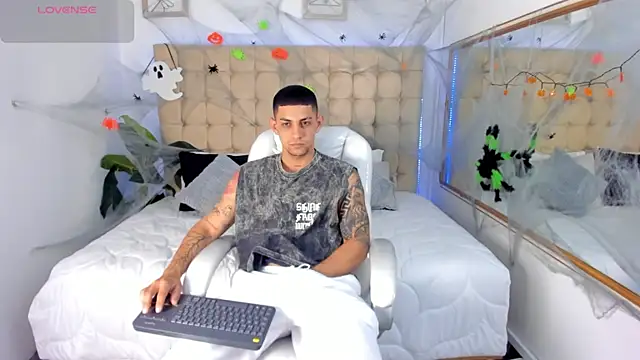 Alex cute77 online show from 10/17/25, 12:08