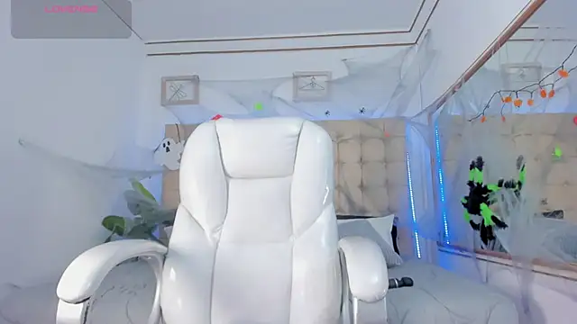 Alex cute77 online show from 10/28/25, 11:36