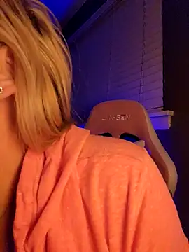 Snapshot of Southern_Bella chatting on 02/19/25, 12:11 Southern Bella online show from 02/19/25, 12:11
