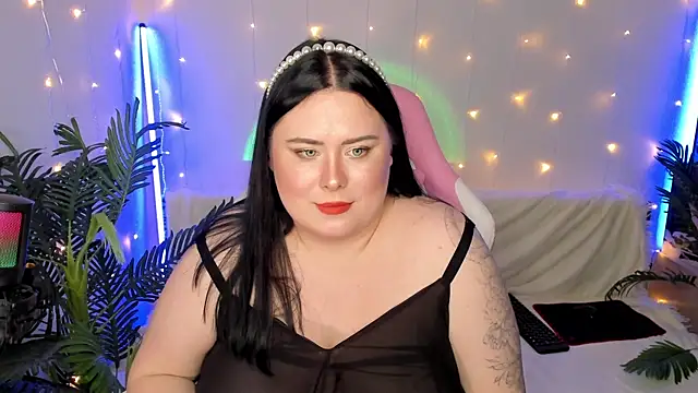Snapshot of Akemi_BBW chatting on 12/24/24, 10:06 Akemi BBW online show from 12/24/24, 10:06