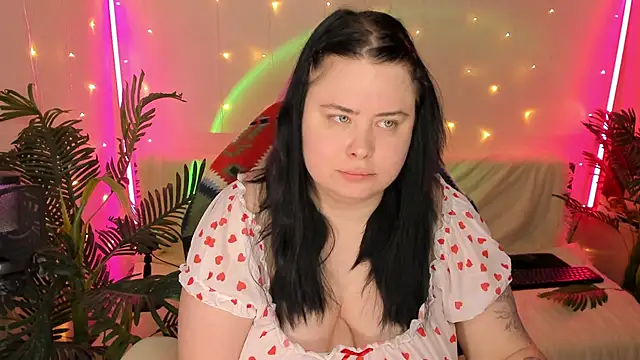 Snapshot of Akemi_BBW chatting on 01/05/25, 07:28 Akemi BBW online show from 01/05/25, 07:28
