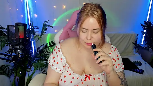 Snapshot of Akemi_BBW chatting on 01/23/25, 06:35 Akemi BBW online show from 01/23/25, 06:35
