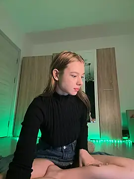 Snapshot of freiiaflower chatting on 03/06/25, 04:07 freiiaflower online show from 03/06/25, 04:07