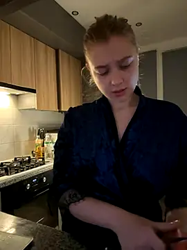 freiiaflower online show from 10/27/25, 09:52