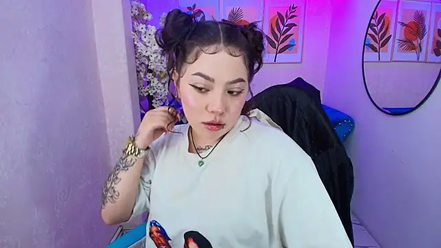 Snapshot of Isa_reel chatting on 10/10/25, 07:57 Isa reel online show from 10/10/25, 07:57