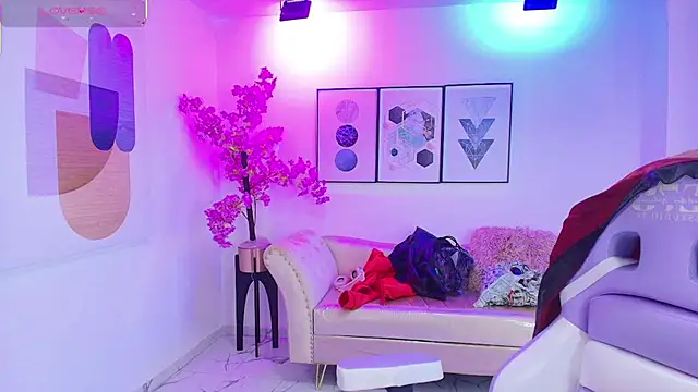 Snapshot of Isa_reel chatting on 10/15/25, 07:47 Isa reel online show from 10/15/25, 07:47