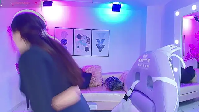 Snapshot of Isa_reel chatting on 10/17/25, 07:38 Isa reel online show from 10/17/25, 07:38