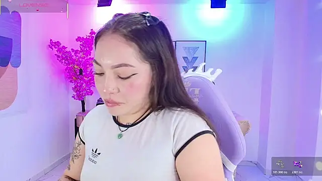 Snapshot of Isa_reel chatting on 10/23/25, 07:34 Isa reel online show from 10/23/25, 07:34