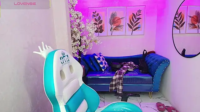 Snapshot of Isa_reel chatting on 10/24/25, 07:43 Isa reel online show from 10/24/25, 07:43