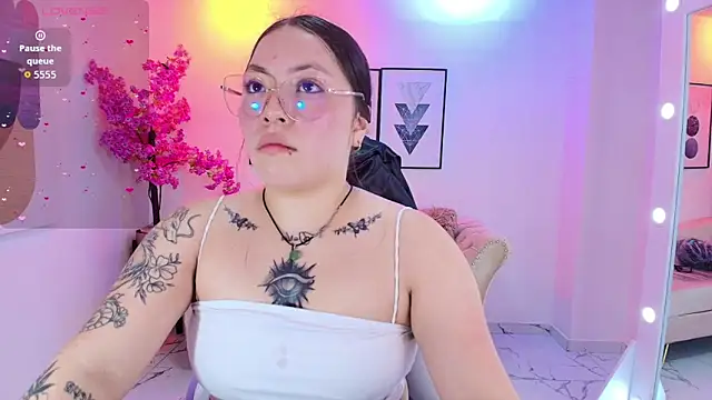 Snapshot of Isa_reel chatting on 11/05/25, 07:47 Isa reel online show from 11/05/25, 07:47