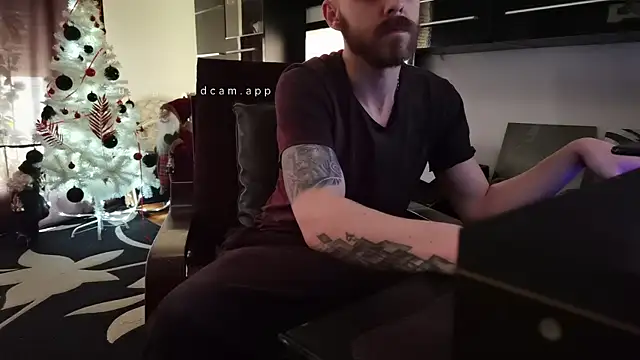 Snapshot of HardAlready chatting on 01/08/25, 10:04 HardAlready online show from 01/08/25, 10:04