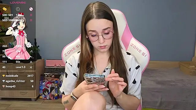 Snapshot of Sweet_frosti chatting on 01/06/25, 06:25 Sweet frosti online show from 01/06/25, 06:25