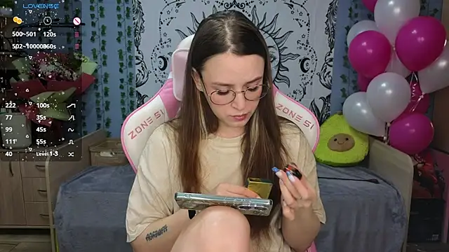 Snapshot of Sweet_frosti chatting on 01/24/25, 02:49 Sweet frosti online show from 01/24/25, 02:49