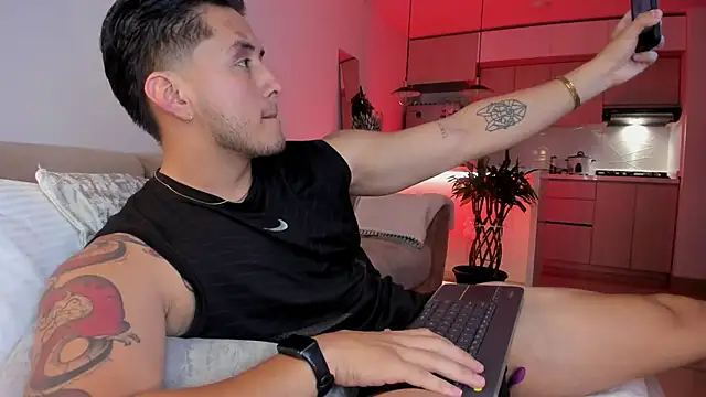 Snapshot of Chriskyle_ chatting on 10/17/25, 12:25 Chriskyle  online show from 10/17/25, 12:25