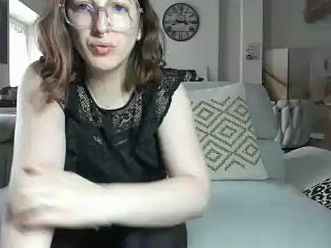 Snapshot of prunelle_sexy chatting on 09/12/25, 06:13 prunelle sexy online show from 09/12/25, 06:13