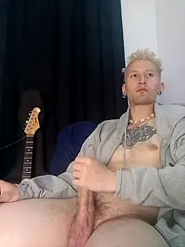 Snapshot of Vlad_goetia chatting on 10/15/25, 01:28 Vlad goetia online show from 10/15/25, 01:28