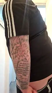 Snapshot of iang6348 chatting on 02/26/25, 11:04 iang6348 online show from 02/26/25, 11:04