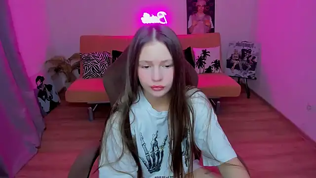 HelloRoxy online show from 10/19/25, 02:40