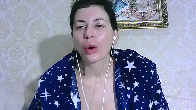 Snapshot of StunnigArt chatting on 10/29/25, 02:14 StunnigArt online show from 10/29/25, 02:14