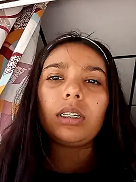 Snapshot of stefanie010 chatting on 02/16/25, 06:43 stefanie010 online show from 02/16/25, 06:43