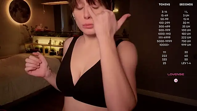 Snapshot of moon_deity_ chatting on 10/13/25, 02:39 moon deity online show from 10/13/25, 02:39