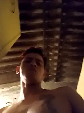 Snapshot of dantero chatting on 10/31/25, 10:44 dantero online show from 10/31/25, 10:44