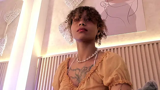 daiana curly online show from 10/12/25, 08:08