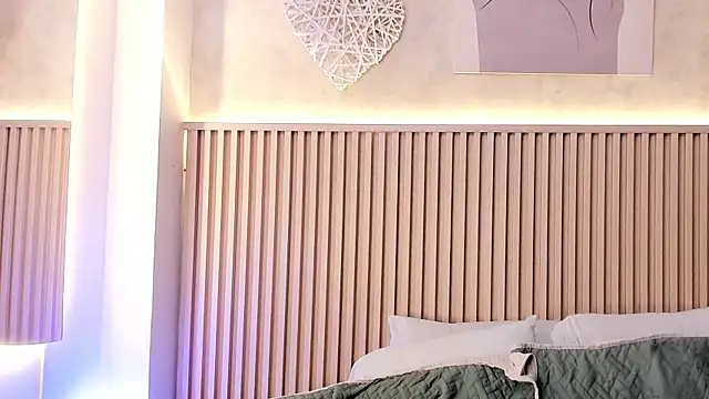 daiana curly online show from 11/16/25, 07:52