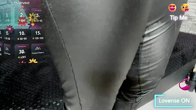 Cloee66 online show from 10/15/25, 02:50