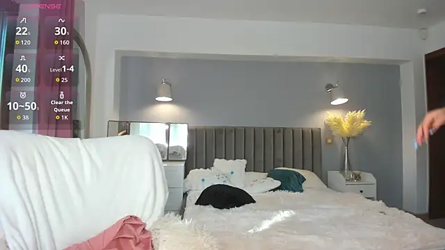 Snapshot of Awesome_Jolie chatting on 10/22/25, 06:35 Awesome Jolie online show from 10/22/25, 06:35