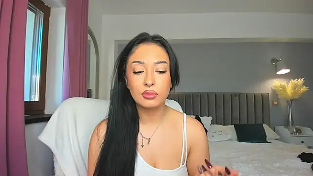 Snapshot of Awesome_Jolie chatting on 10/29/25, 10:17 Awesome Jolie online show from 10/29/25, 10:17