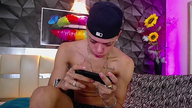 Snapshot of Harry_jhonsson chatting on 01/18/25, 08:52 Harry jhonsson online show from 01/18/25, 08:52