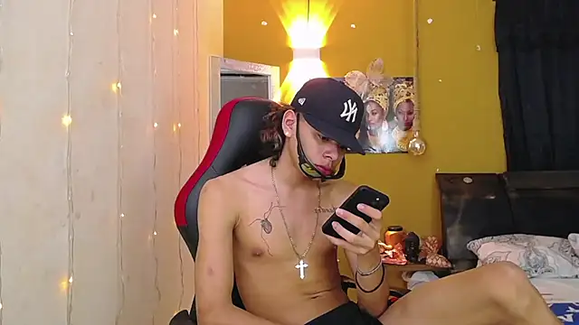 Snapshot of Harry_jhonsson chatting on 01/31/25, 03:30 Harry jhonsson online show from 01/31/25, 03:30