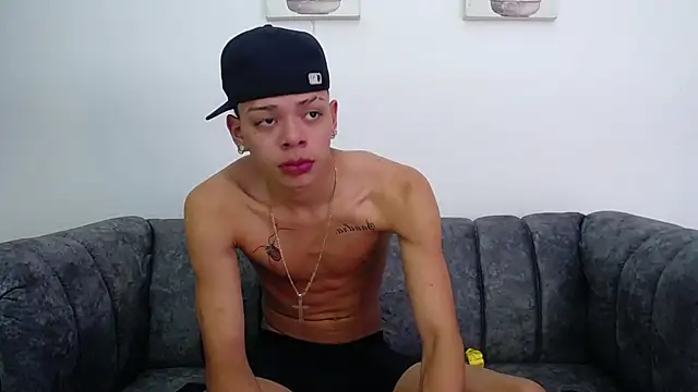 Snapshot of Harry_jhonsson chatting on 02/06/25, 02:44 Harry jhonsson online show from 02/06/25, 02:44