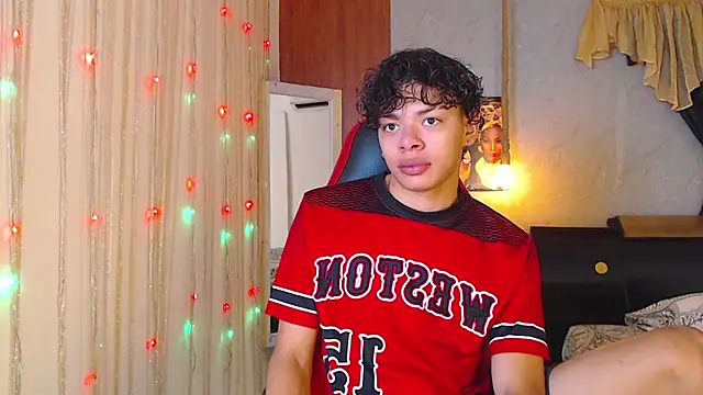 Snapshot of Harry_jhonsson chatting on 10/19/25, 04:40 Harry jhonsson online show from 10/19/25, 04:40