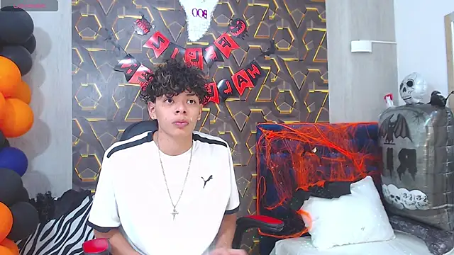 Snapshot of Harry_jhonsson chatting on 10/22/25, 09:14 Harry jhonsson online show from 10/22/25, 09:14