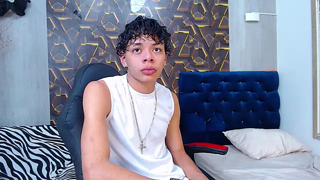 Snapshot of Harry_jhonsson chatting on 11/11/25, 10:43 Harry jhonsson online show from 11/11/25, 10:43