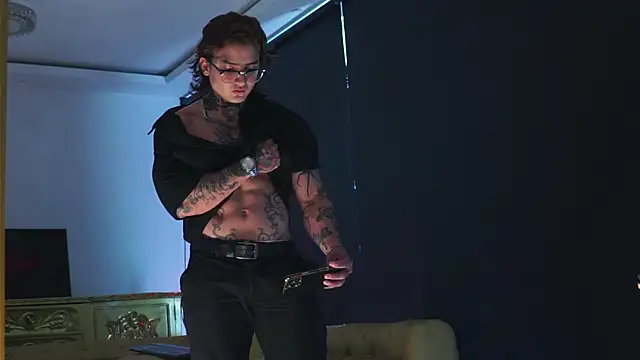 Snapshot of dantecoppolaa_ chatting on 10/11/25, 08:51 dantecoppolaa online show from 10/11/25, 08:51