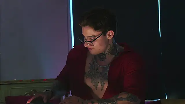 Snapshot of dantecoppolaa_ chatting on 10/18/25, 08:53 dantecoppolaa online show from 10/18/25, 08:53