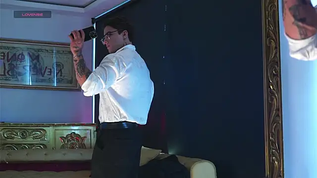 Snapshot of dantecoppolaa_ chatting on 11/02/25, 08:33 dantecoppolaa online show from 11/02/25, 08:33