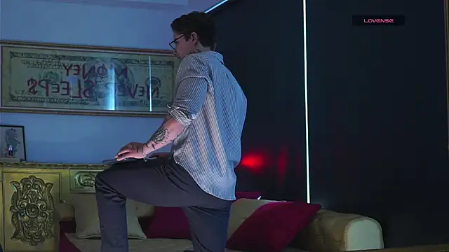 Snapshot of dantecoppolaa_ chatting on 11/16/25, 07:19 dantecoppolaa online show from 11/16/25, 07:19