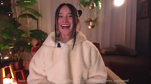 Snapshot of Miss_beee chatting on 11/21/25, 11:03 Miss beee online show from 11/21/25, 11:03